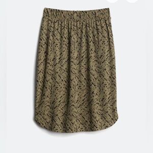 NWT Renee C Pencil Skirt in Olive Green Knit with Black Pattern, Size Small